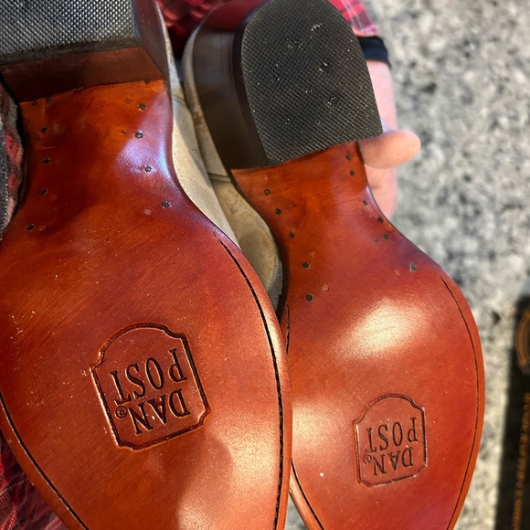 NWOT NIB. Dan Post distressed white cowboy boots, size 8 1/2 - Picture 3 of 4